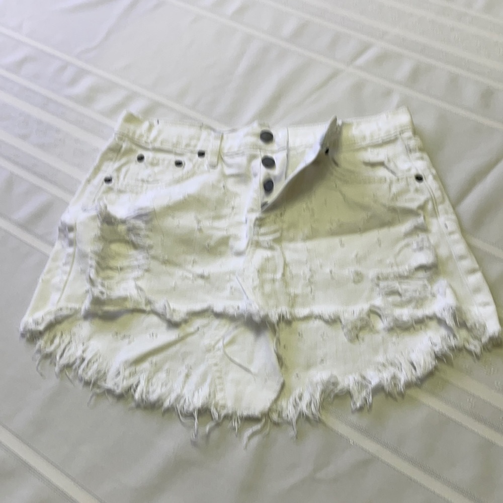 CARMAR White distressed mini skirt